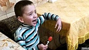 Аутизм истерики кричит и плачет