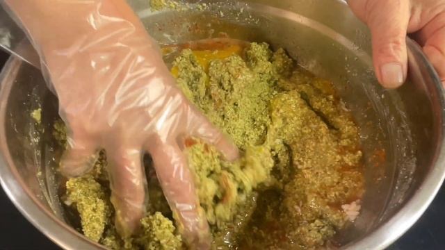 手工绿豆丸子，这样做蓬松酥脆不吸油，麻辣鲜香非常好吃