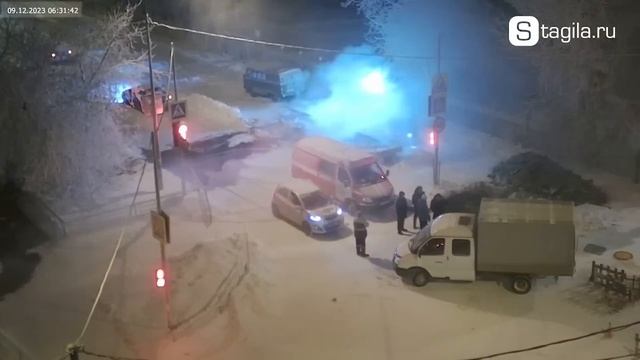 Прорыв теплотрассы в Нижнем Тагиле смотреть онлайн