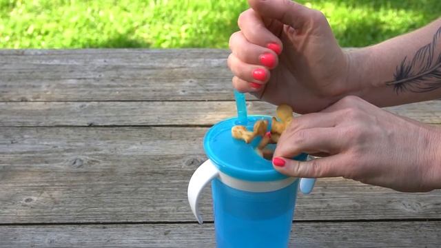 Munchkin 2 в 1 поймай печенье и поильник SnackCatch & Sip™с трубочкой смотреть онлайн