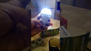 LED- лампочка работающая от воды