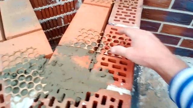 кладка кирпича -которую не видно!