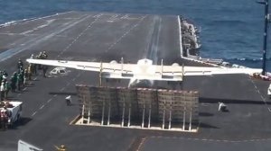 Взлет самолета с авианосца