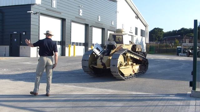 Original WWI Renault FT [FT-17] & Renault TSF Tank Getting Ready for Tankfest 2018 смотреть онлайн