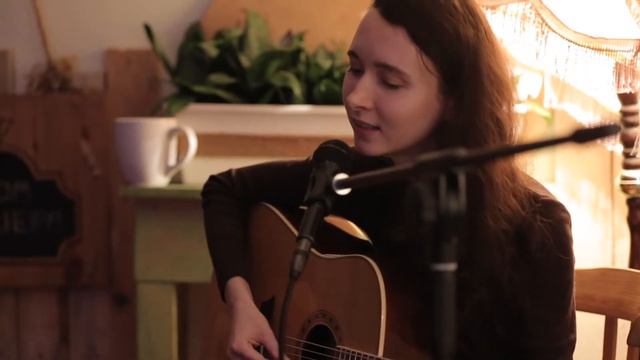 Анна Положиева - Не прощаемся (Дом Фишера live) смотреть онлайн