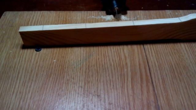 Сверление отверстий для проволоки в боковых планках пчеловодных рамок без специального оборудования смотреть онлайн