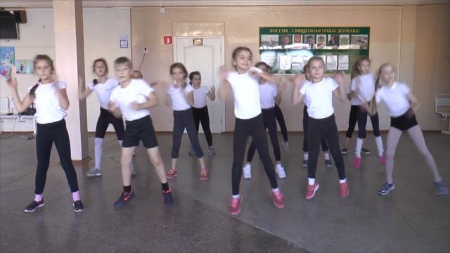 ВЕСЕЛАЯ ЗАРЯДКА ДЛЯ НАЧАЛЬНЫХ КЛАССОВ