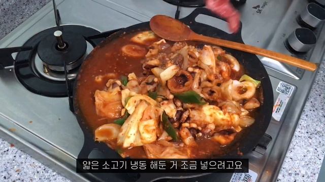 ENG)vlog?오일파스타랑 만두강정샐러드 먹는 일상 | 집순이의 집밥 요리브이로그 | 삼겹살김치말이, 냉라면, 라볶이, 순대튀김,묵사발, 불비빔면, 불고기, 쭈꾸미볶음|자취요리