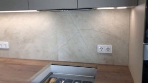 Фартук кухни из керамогранита Estima.