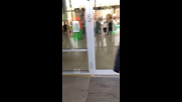 Проходим в ТЦ без QR-кода и ПАСПОРТА, через РОСГВАРДИЮ. смотреть онлайн