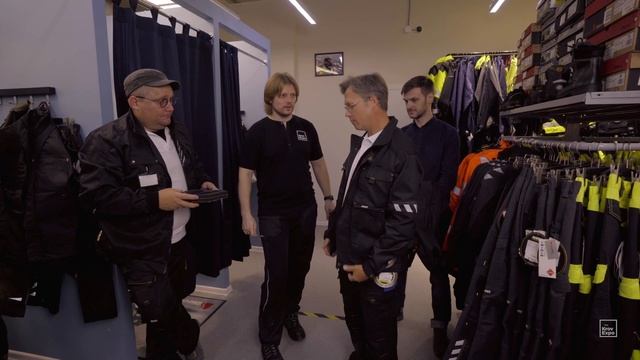 Спецодежда кровельщика. Выбираем рабочую одежду для работ на кровле. Спецовка или одежда Pro?