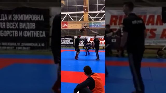Грачев Роман заканчивает бой досрочно ввиду явного преимущества на Всероссийском турнире.