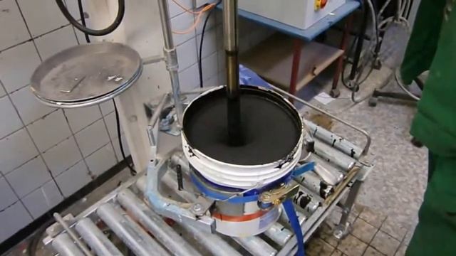 Перемешивание битума с каолином мешалкой VISCO JET. смотреть онлайн