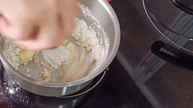 Готовим соус "Bechamel" Простой способ без мускатного ореха.Потрясающе для Лазаньи и др.мясных блюд