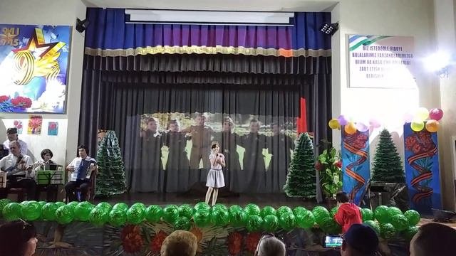 Май 2023 г. *Синий платочек* исполняет Дургут Зара 11 лет.