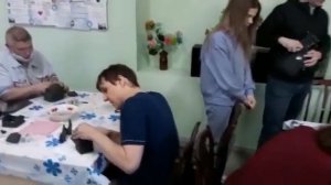 Выход из пандемии с помощью лепки из глины.