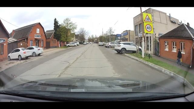 Как выглядят дворы и дома в Темрюке. Поездка на машине по улицам Ленина, Таманская Розы Люксембург смотреть онлайн