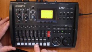 ZOOM R8 as Drum Machine.