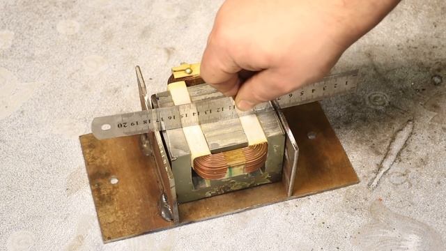 Проще некуда! Что можно сделать из трансформатора микроволновки!