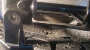 Как снять решётку радиатора на мерседес gl350