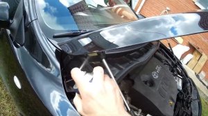 Королла -установка газовых упоров на капот.