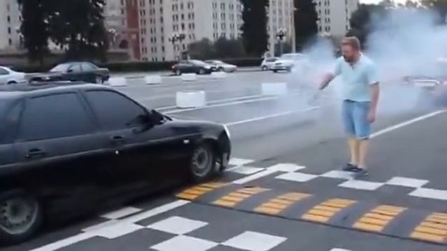 Проезд лежачих полицейских. смотреть онлайн