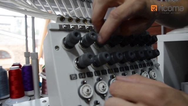 Регулировка верхней и нижней нити на вышивальной машине смотреть онлайн