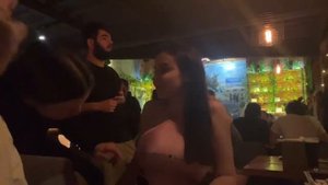 Ди Рубенс дала потрогать свои бубсы