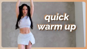 Chloe Ting  - 5 Min Warm Up Before A Workout