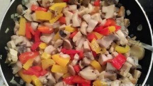 Куриное филе с грибами и овощами в духовке