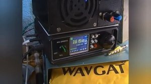 Клеем резиновые ножки к трансиверу "Маламут". Принимаем R6DKM на 80 м.