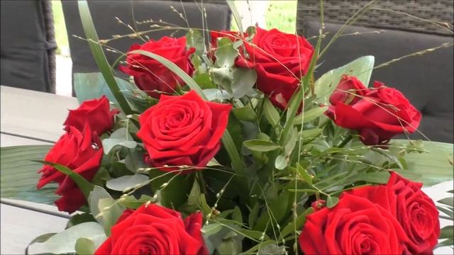 Какой букет подарил мне муж на день рождение? смотреть онлайн