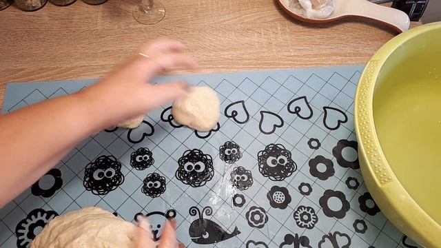 ЖАРЕНЫЕ ПИРОЖКИ С* ПОТРИПКОЙ*