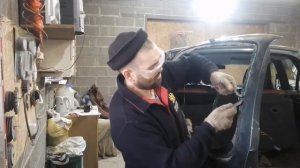 Кузовной ремонт замена заднего стекла Нива 4 ×4.