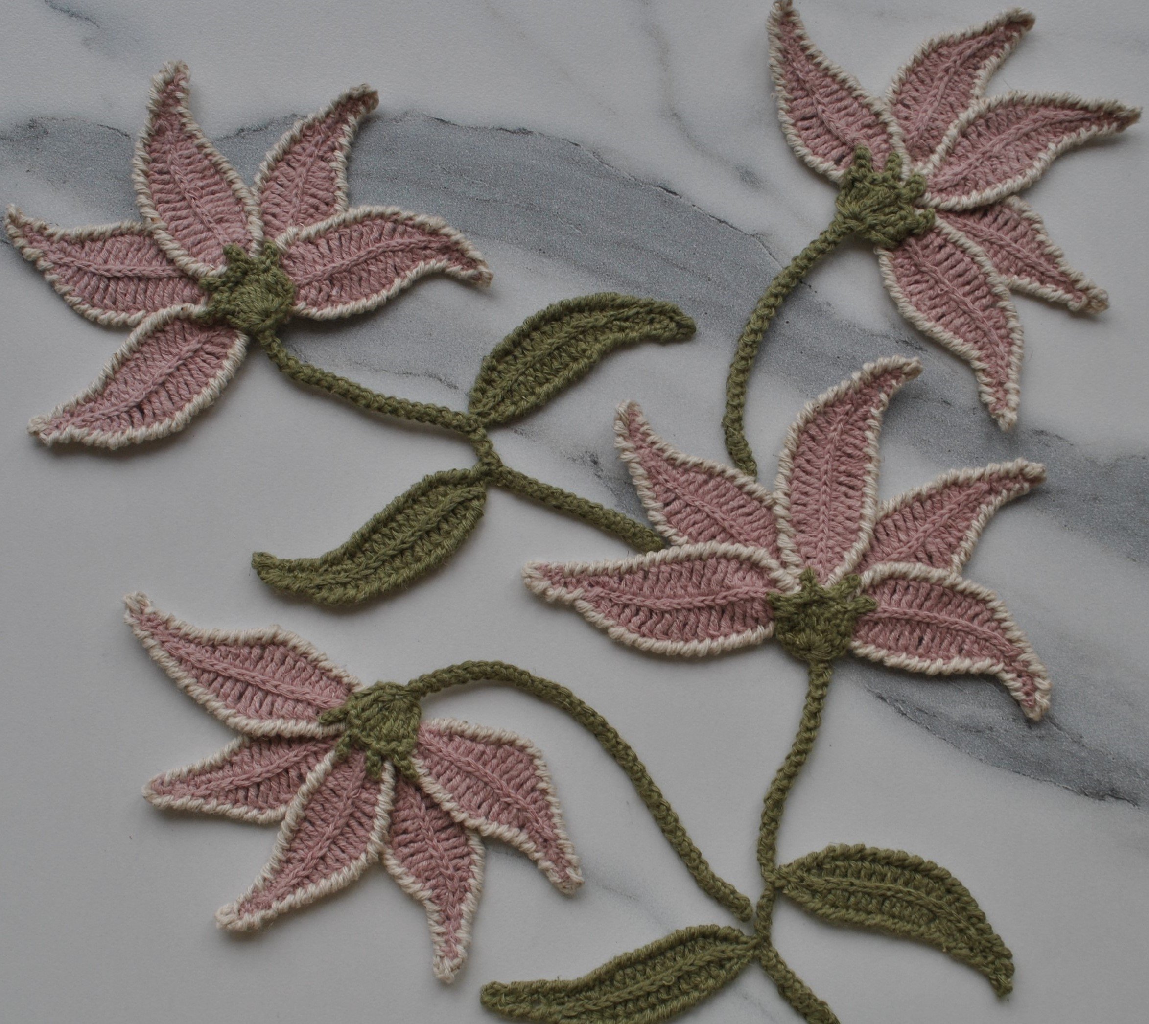 Цветок лилии 1 часть. Вяжем вместе мотивы ирландского кружева.avi смотреть онлайн