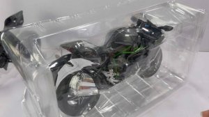 Unboxing Model Moto Kawasaki Ninja H2R & H2 1:9 Scale