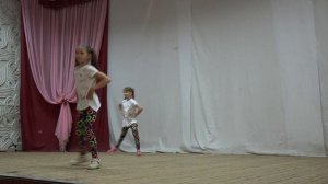 2019 06 01 Орбита 9 отряд, Бида Ульяна и Кольм Алиса, танец «Шишки, елки, зеленые иголки»
