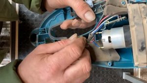 Makita DCL180Z Teardown & Review