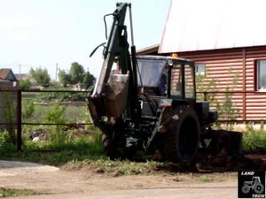 Экскаватор ЭО-2621В, трактор ЮМЗ-6КЛ