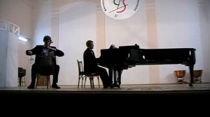 Шуман:"Грезы"из цикла "Детские сцены",соч.15.Е.Фещенко-- виолончель,А. Разумов--фортепиано.