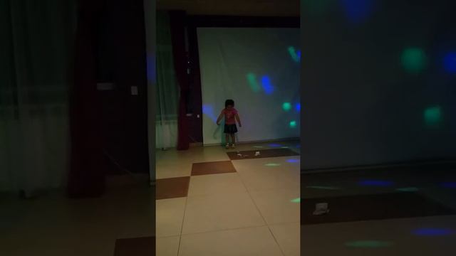 Малышка танцует калмыцкий танец смотреть онлайн