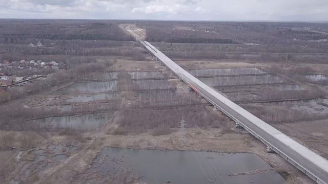 ЦКАД, мост через канал в Икше 25.04.2020 4К смотреть онлайн