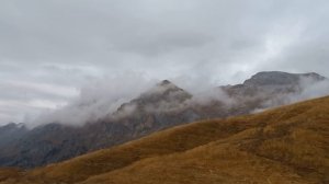 Облака над горами.