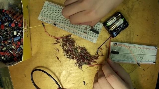 10. Знакомство с компонентами и инструментами для работы с микроконтроллерами PIC (Урок 1. Практика