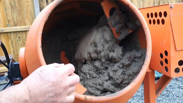 How to mix bricklayers mortar #diy #bricklaying #bricklayer