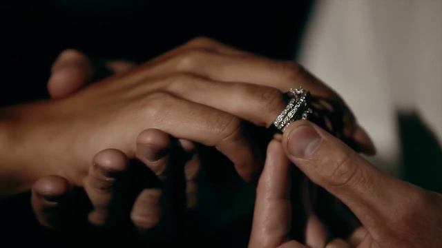 Le Parfum ( очень страстное видео в Париже) смотреть онлайн