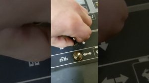 DYNAPAC  ремонт боковых пультов от асфальтоукладчика  замена штатных тумблеров.