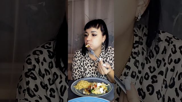 МУКБАНГ 🔥 булгур,котлеты #мукбанг #едаялюблютебя #вкусно #едимдома #едимдома