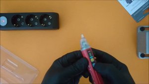 UNI-T UT12D-ROW AC Voltage Detector