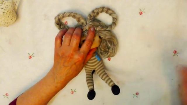 Кукла из носка пошагово.Причёска для куклы. Красивые прически для кукол.Hacer Peinado Para Muñeca.